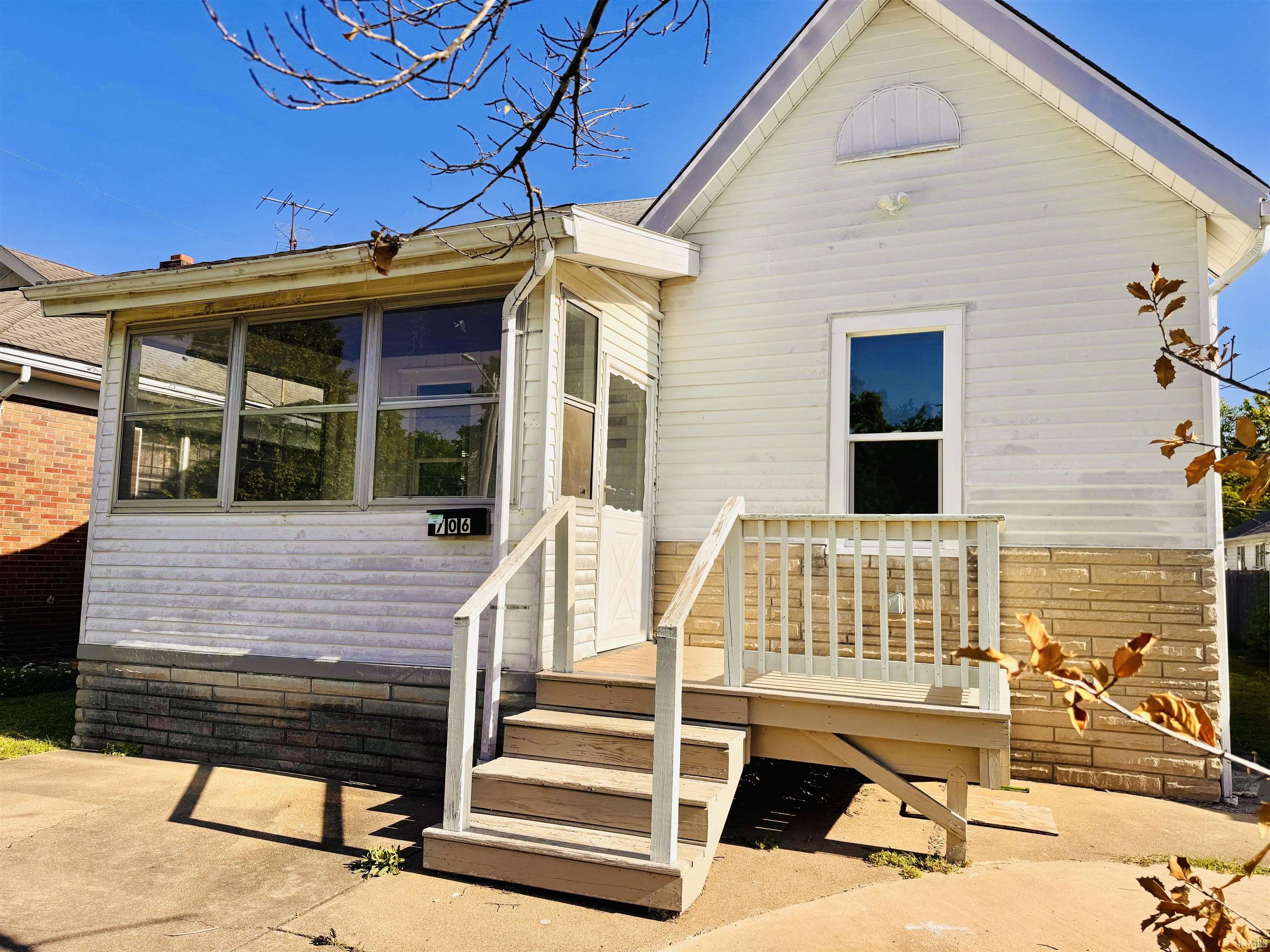 706 Madison Avenue Evansville IN 47713