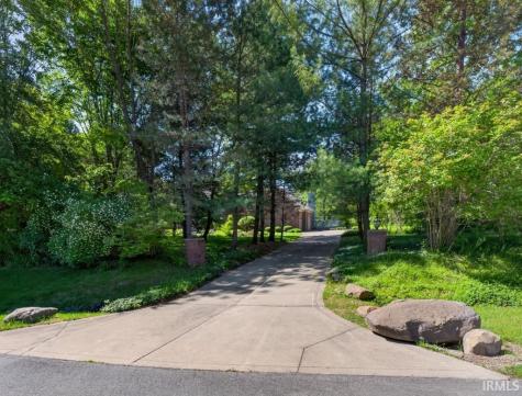 7384 E Lakewood Dr 92 Drive Roanoke IN 46783