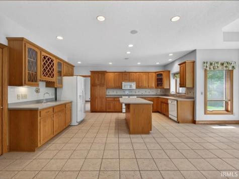 7384 E Lakewood Dr 92 Drive Roanoke IN 46783