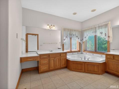 7384 E Lakewood Dr 92 Drive Roanoke IN 46783