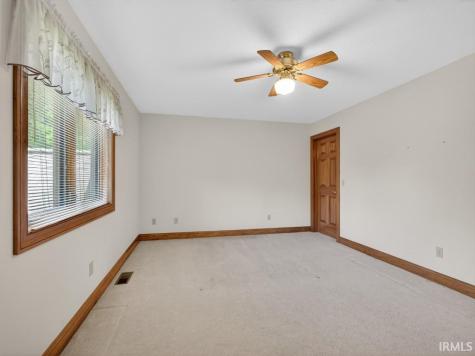 7384 E Lakewood Dr 92 Drive Roanoke IN 46783