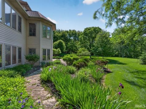 7384 E Lakewood Dr 92 Drive Roanoke IN 46783