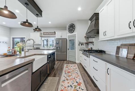 70468 County Road 143 Ligonier IN 46767