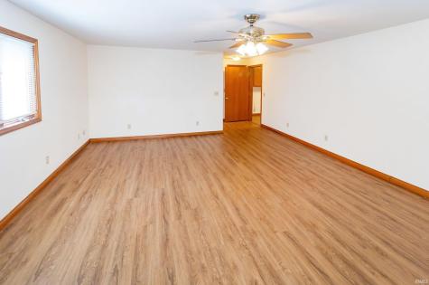 9952 E Mckinley Street Otwell IN 47564