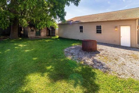 9952 E Mckinley Street Otwell IN 47564