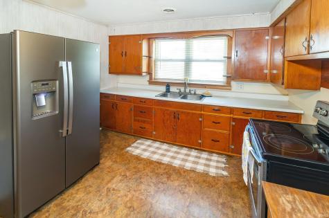 9952 E Mckinley Street Otwell IN 47564
