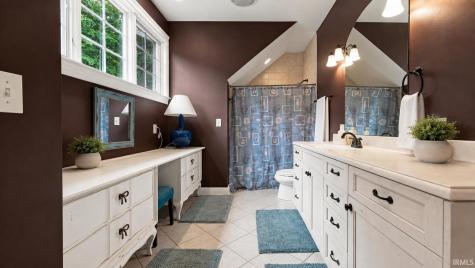 2710 Pleasant Creek Drive Yorktown IN 47396