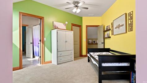 2710 Pleasant Creek Drive Yorktown IN 47396