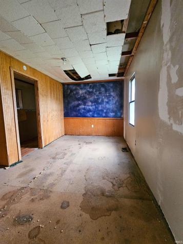 415 W 6th Street Bicknell IN 47512