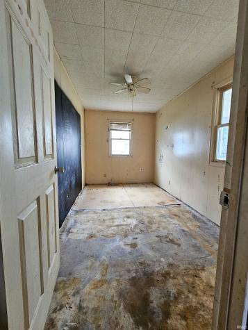 415 W 6th Street Bicknell IN 47512