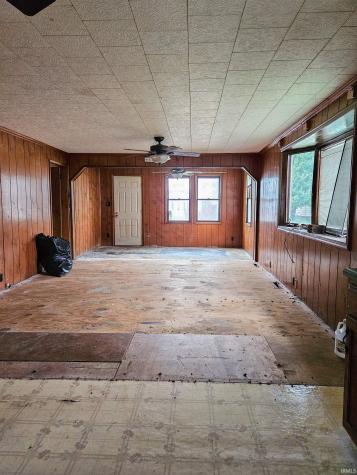 415 W 6th Street Bicknell IN 47512