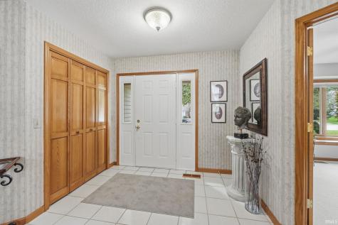 11812 Eagle Lake Court Fort Wayne IN 46814