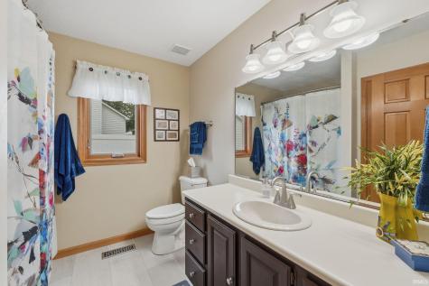 11812 Eagle Lake Court Fort Wayne IN 46814