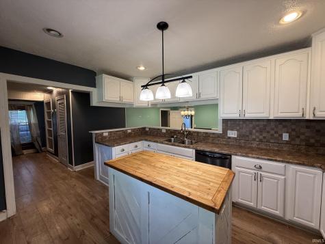 128 S Brooks Street Francesville IN 47946