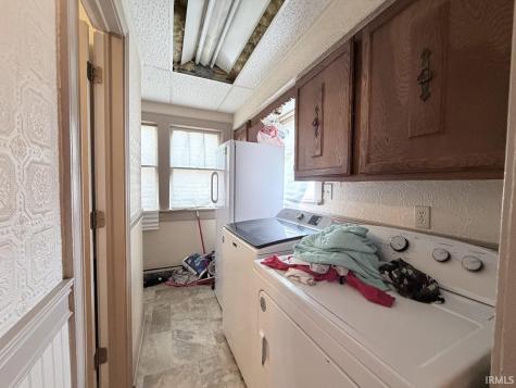 402 N High Street Hartford City IN 47348