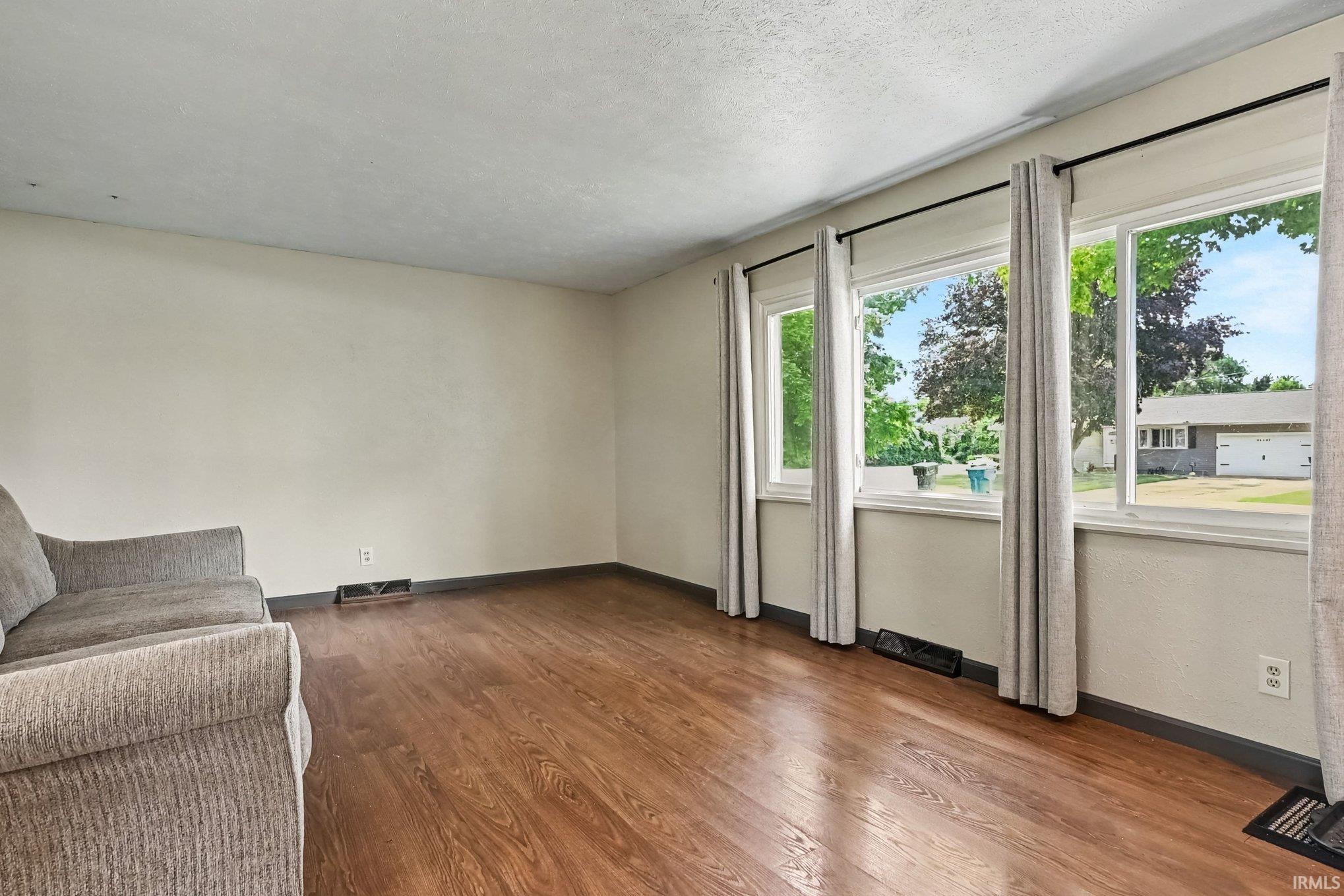 56476 Hoosier Avenue Mishawaka IN 46545