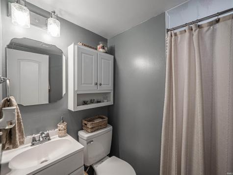 1013 Cross Gate Drive Evansville IN 47710