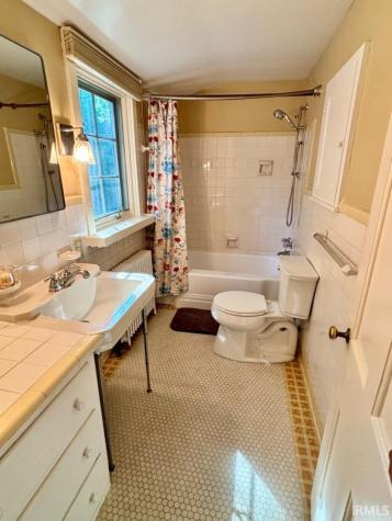 10306 Browning Road Evansville IN 47725