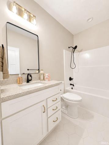 889 Ravenstone Drive Lafayette IN 47909