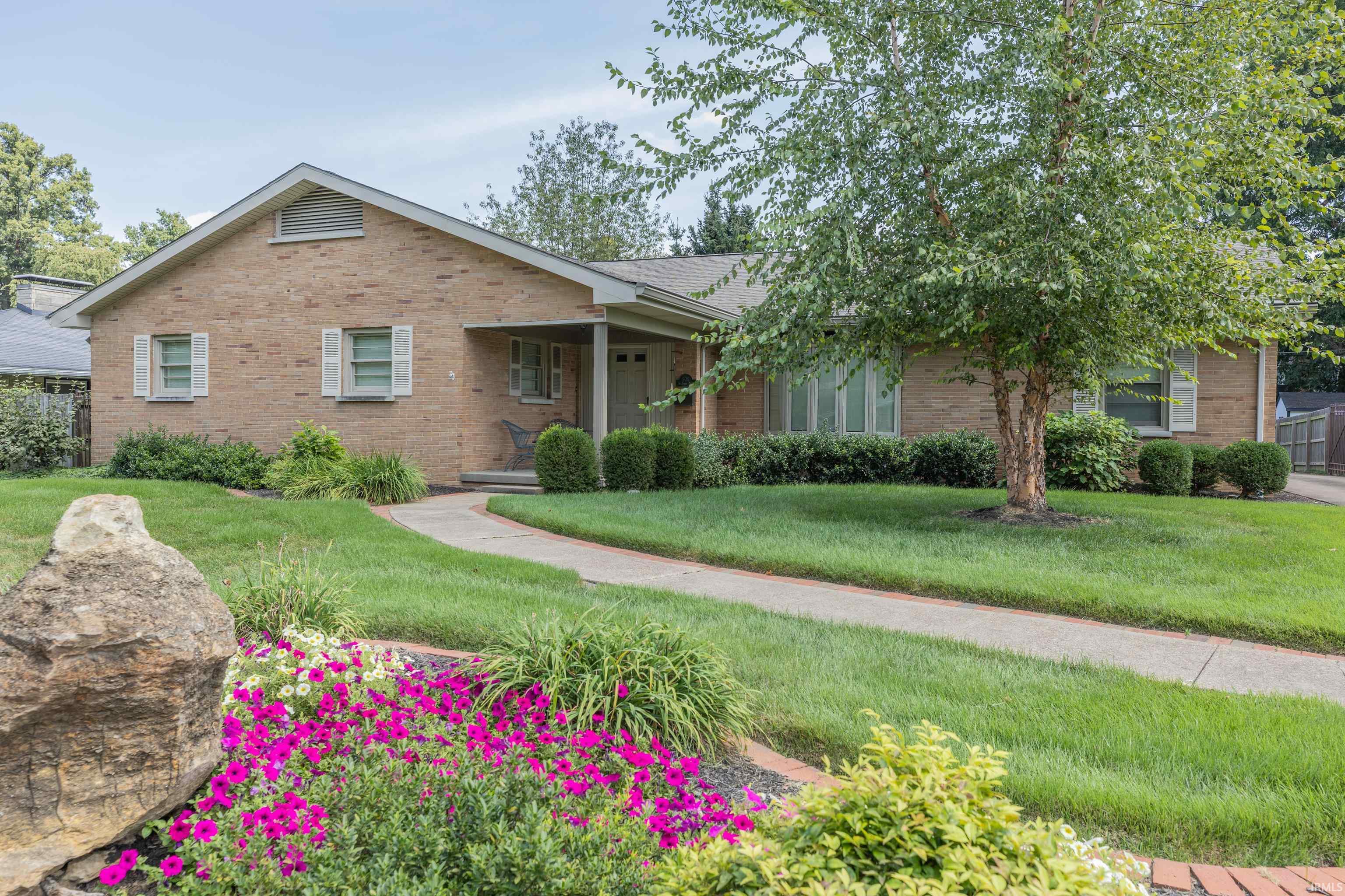 Evansville IN, 506 S Saint James Boulevard