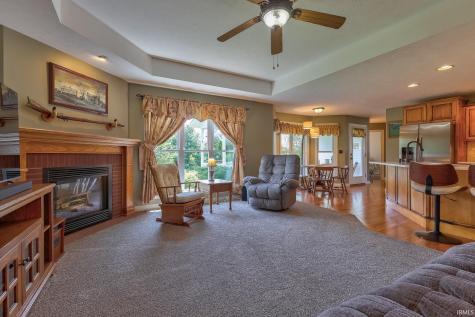 4810 S 50 E Huntingburg IN 47542