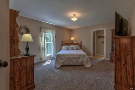 4810 S 50 E Huntingburg IN 47542
