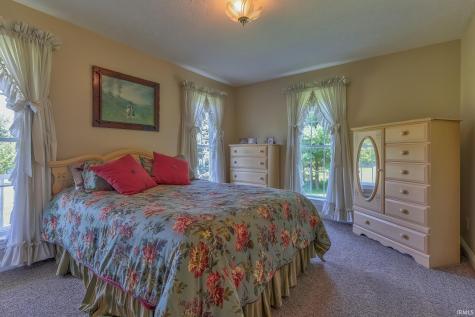 4810 S 50 E Huntingburg IN 47542