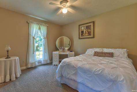 4810 S 50 E Huntingburg IN 47542
