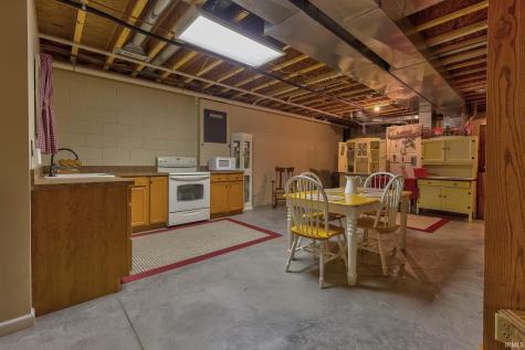 4810 S 50 E Huntingburg IN 47542