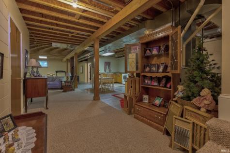 4810 S 50 E Huntingburg IN 47542
