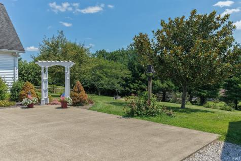 4810 S 50 E Huntingburg IN 47542