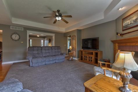 4810 S 50 E Huntingburg IN 47542