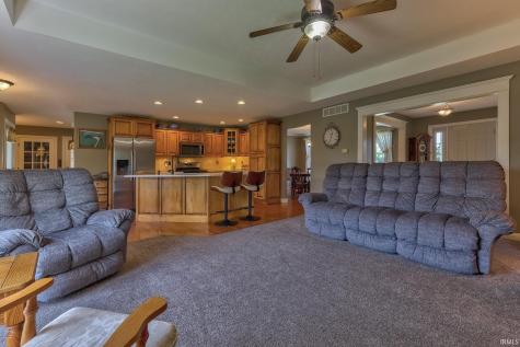 4810 S 50 E Huntingburg IN 47542