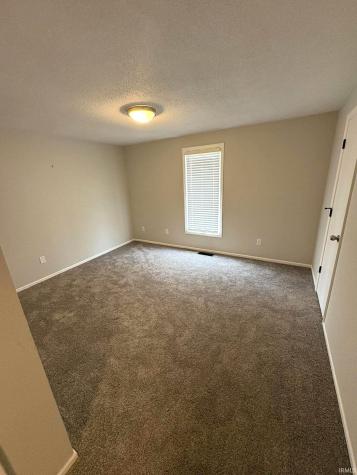 1515 Lofton Way Fort Wayne IN 46815