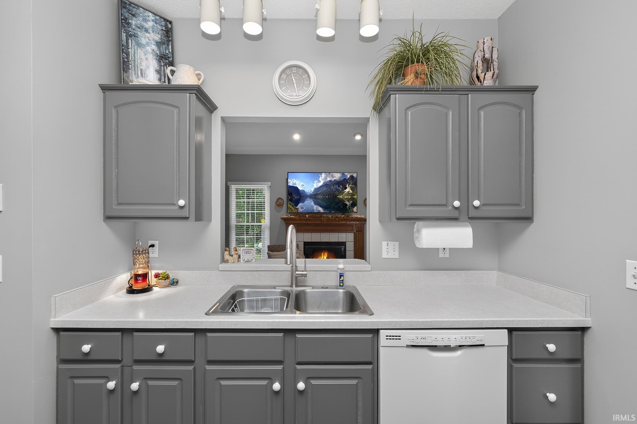 2202 Woodland Court Elkhart IN 46514