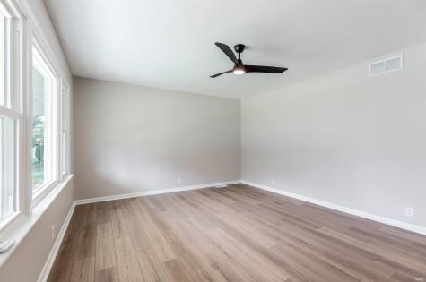 2118 Mahrendale Avenue Evansville IN 47714