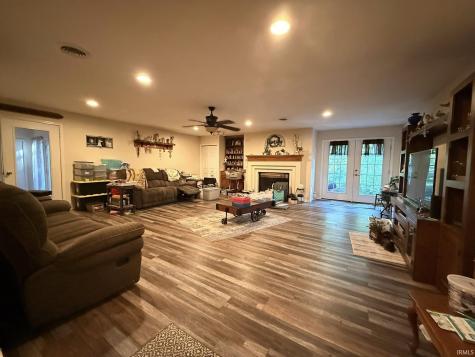 2433 N Church Road Vincennes IN 47591