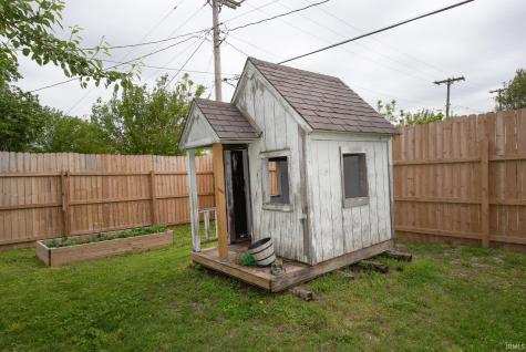 108 W 1st Street Brookston IN 47923