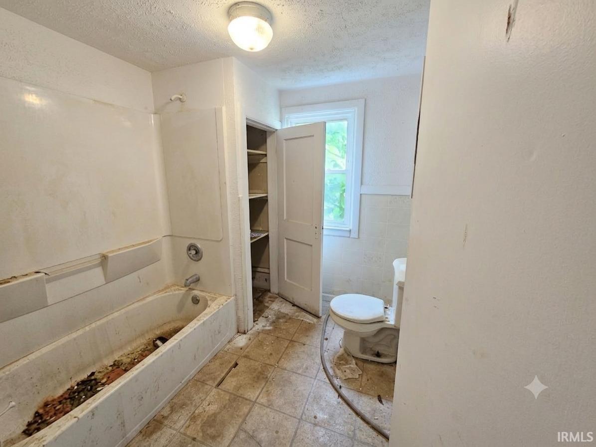 1415 Obrien Street South Bend IN 46628