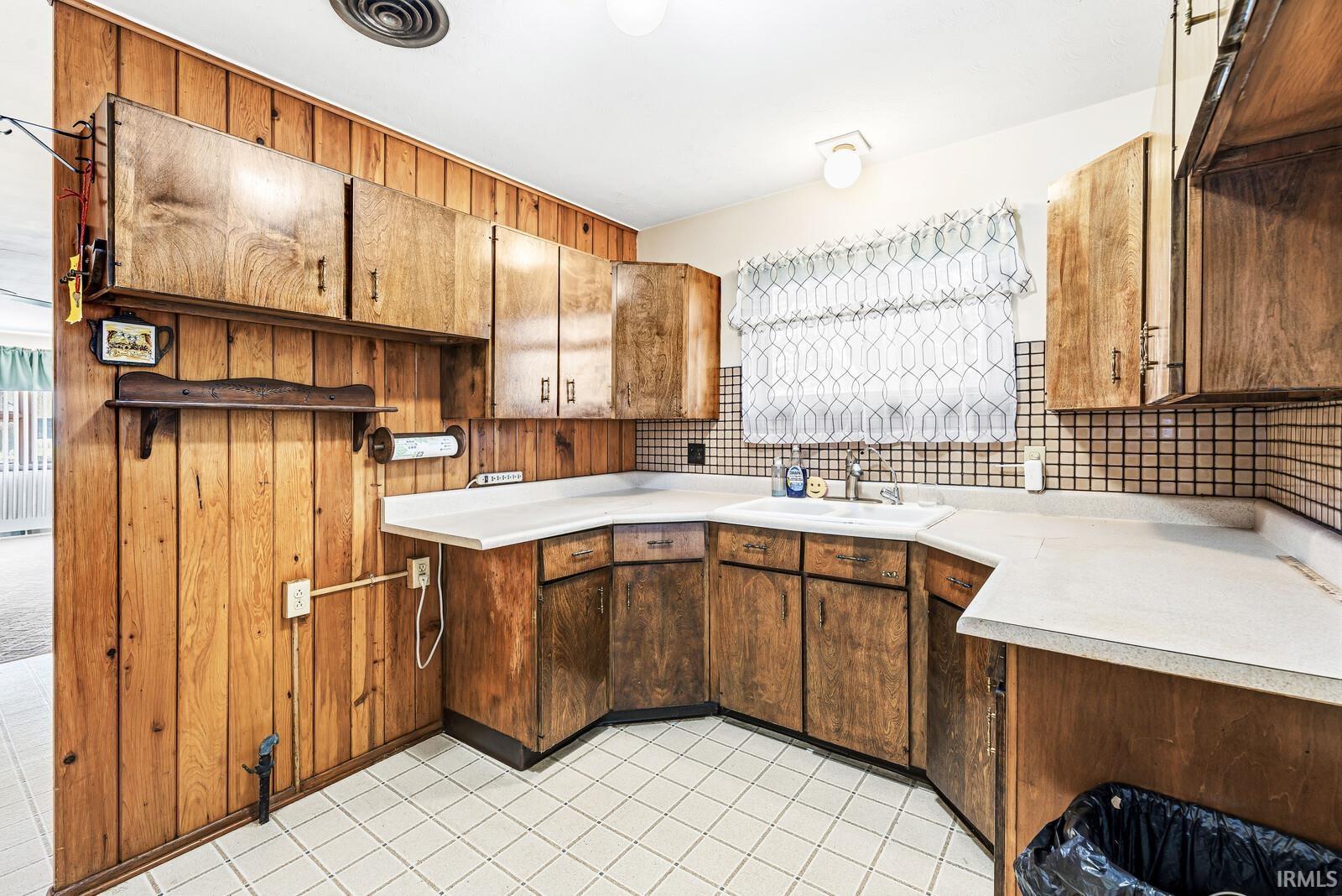 2811 Fredrickson Street South Bend IN 46628
