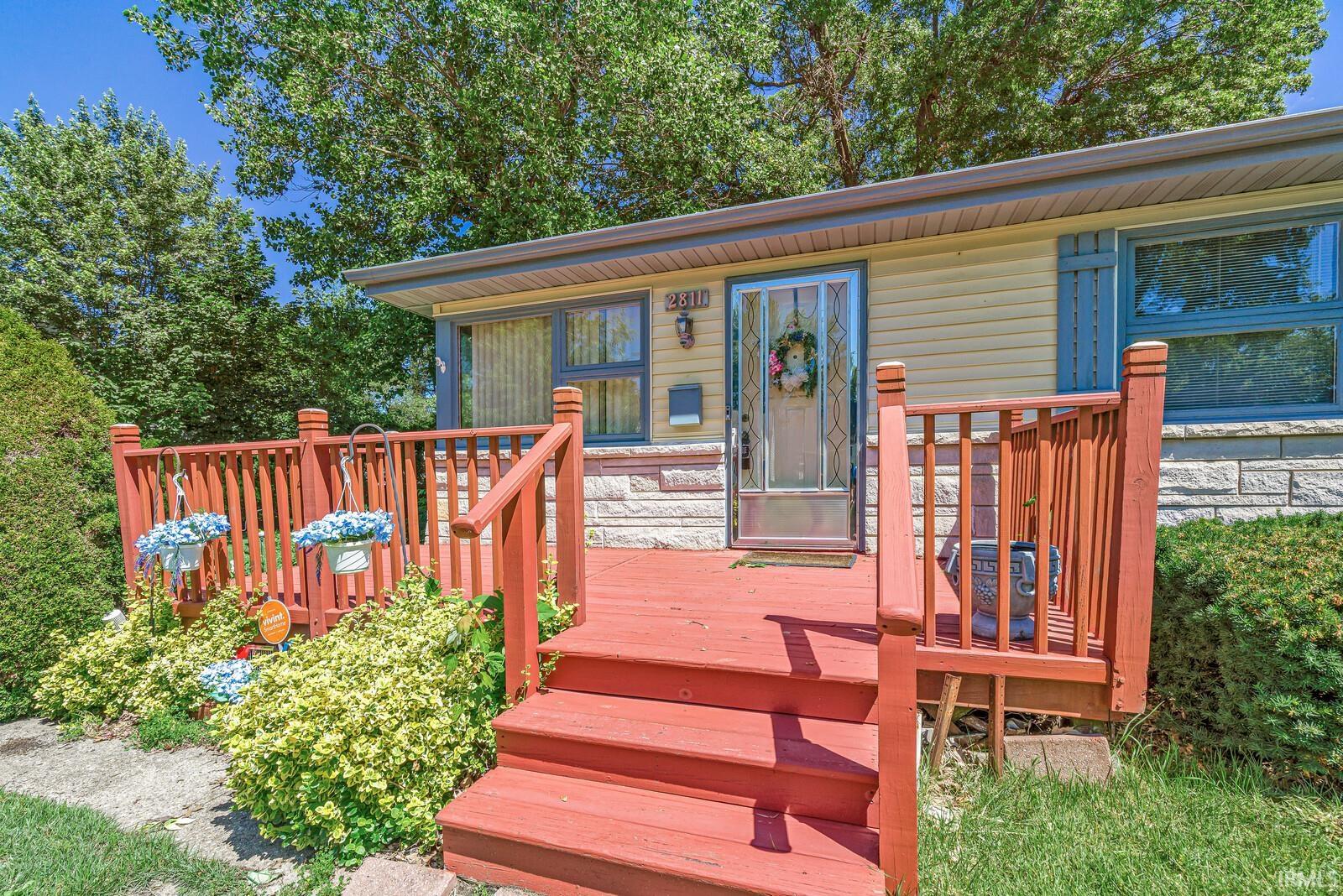 2811 Fredrickson Street South Bend IN 46628