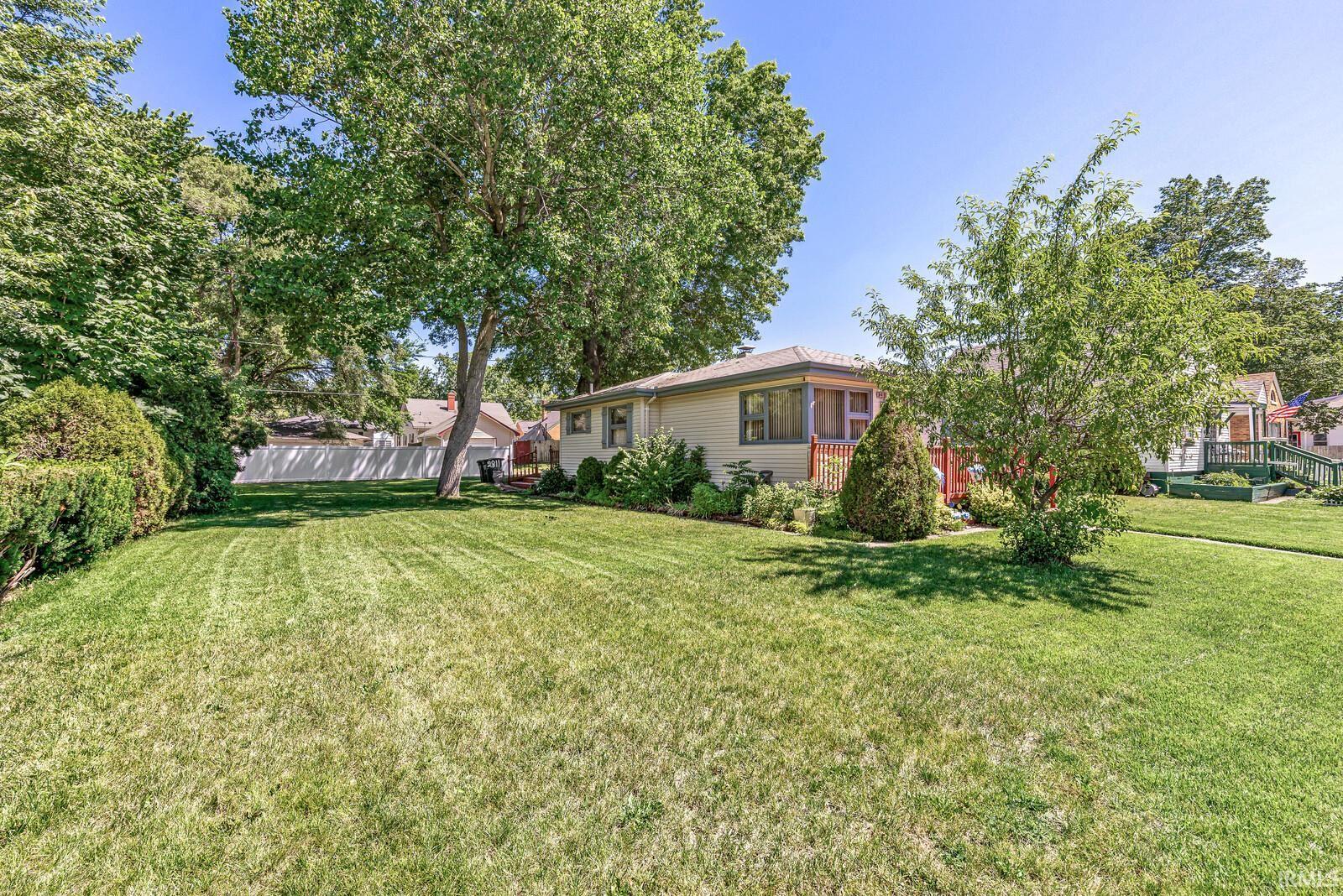 2811 Fredrickson Street South Bend IN 46628