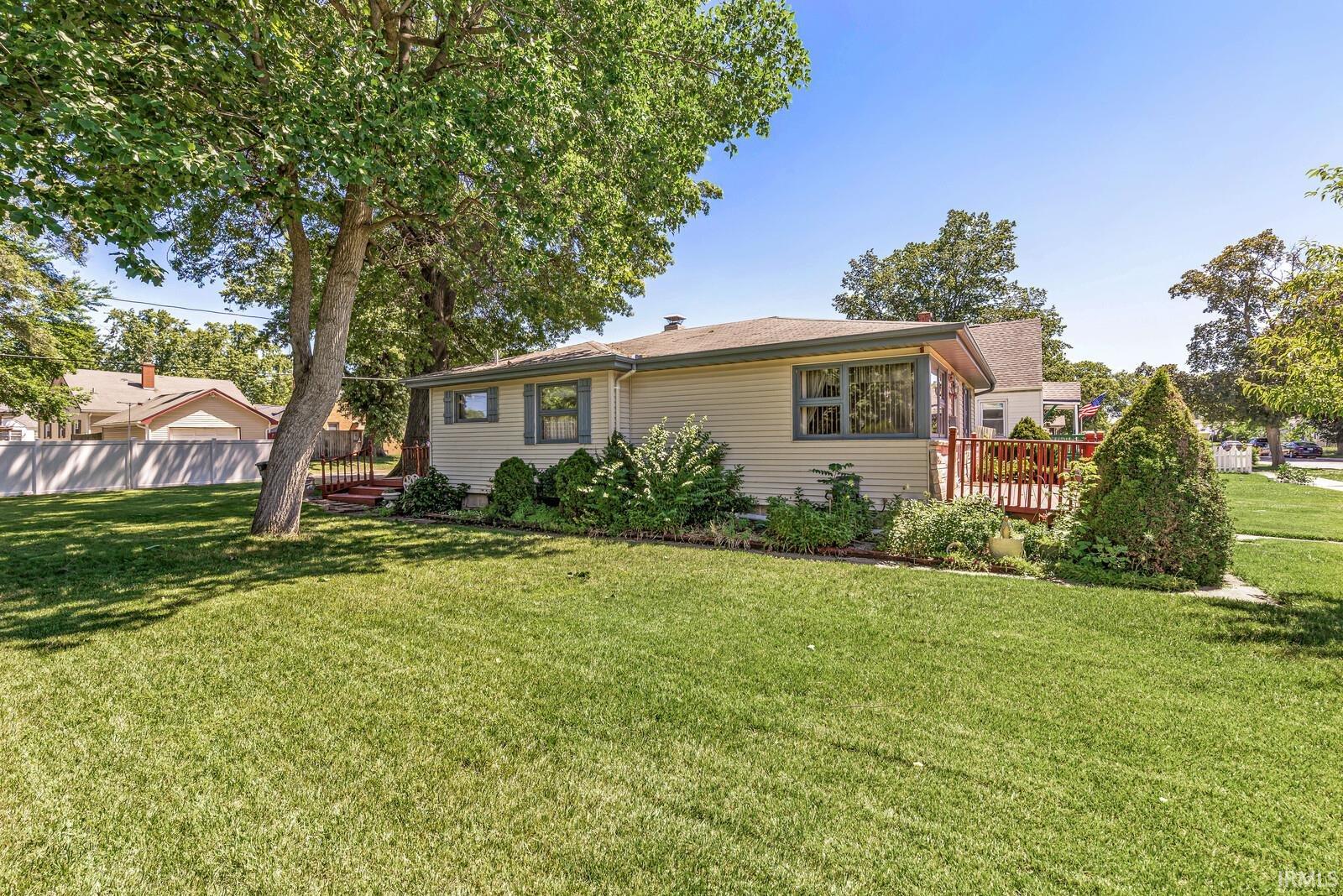 2811 Fredrickson Street South Bend IN 46628