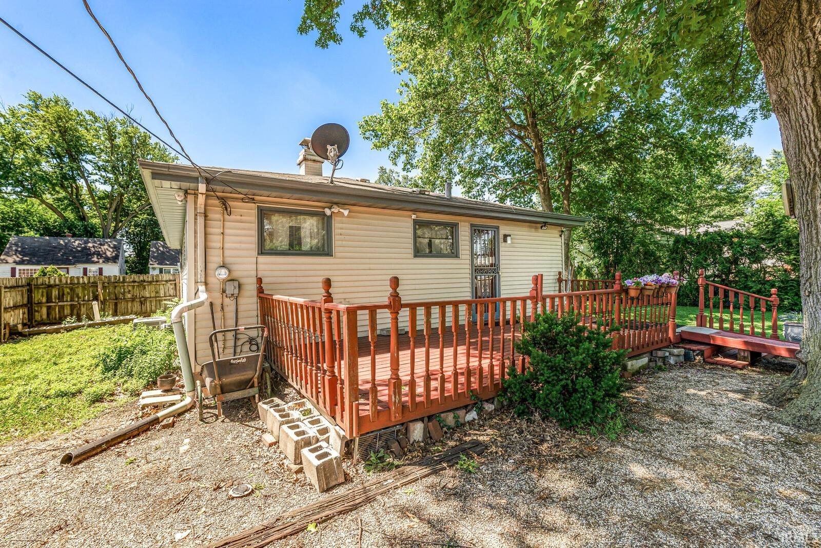 2811 Fredrickson Street South Bend IN 46628