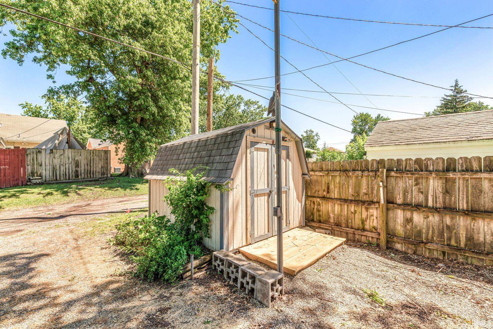 2811 Fredrickson Street South Bend IN 46628