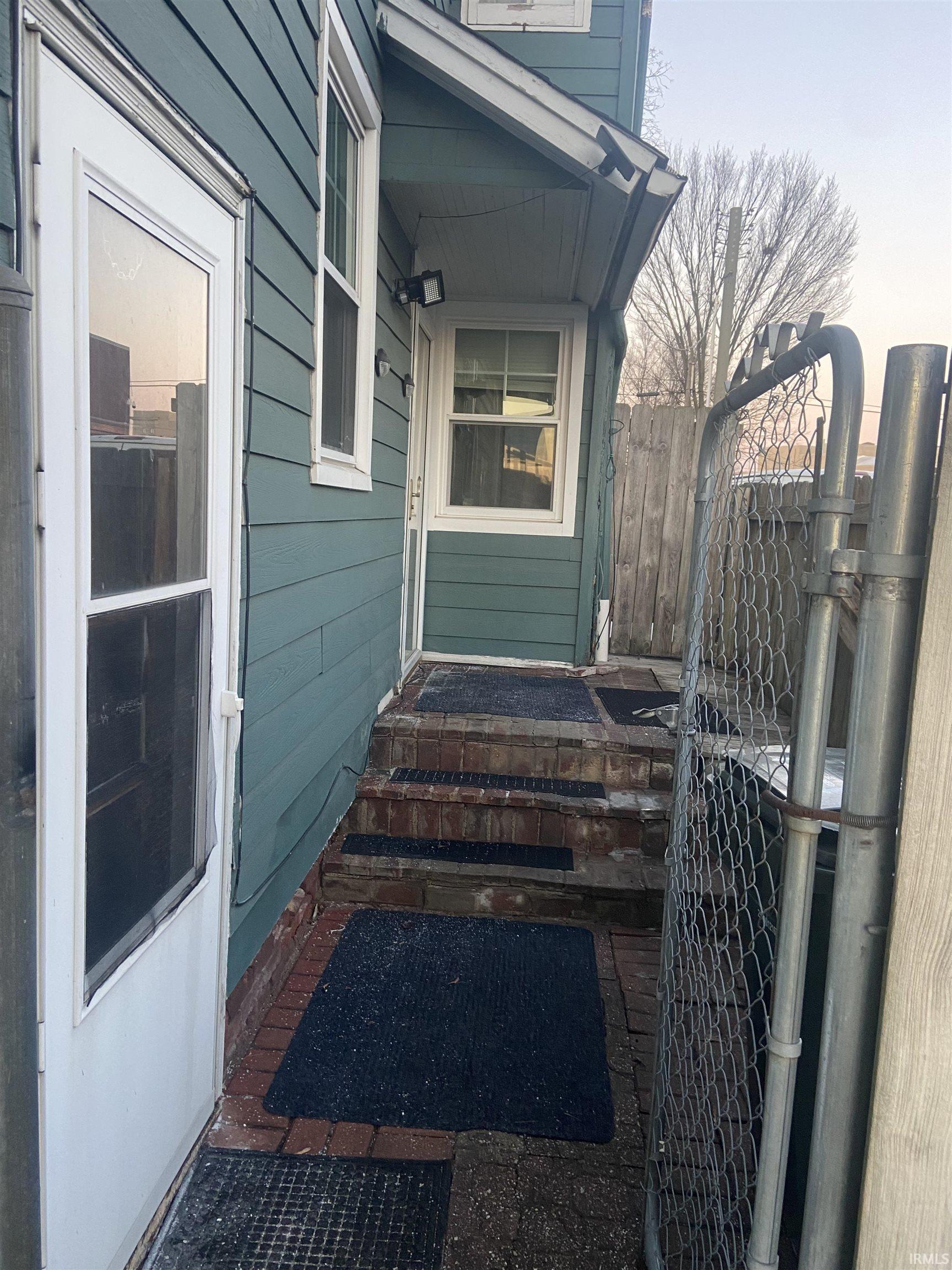 337 Lincoln Way South Bend IN 46601