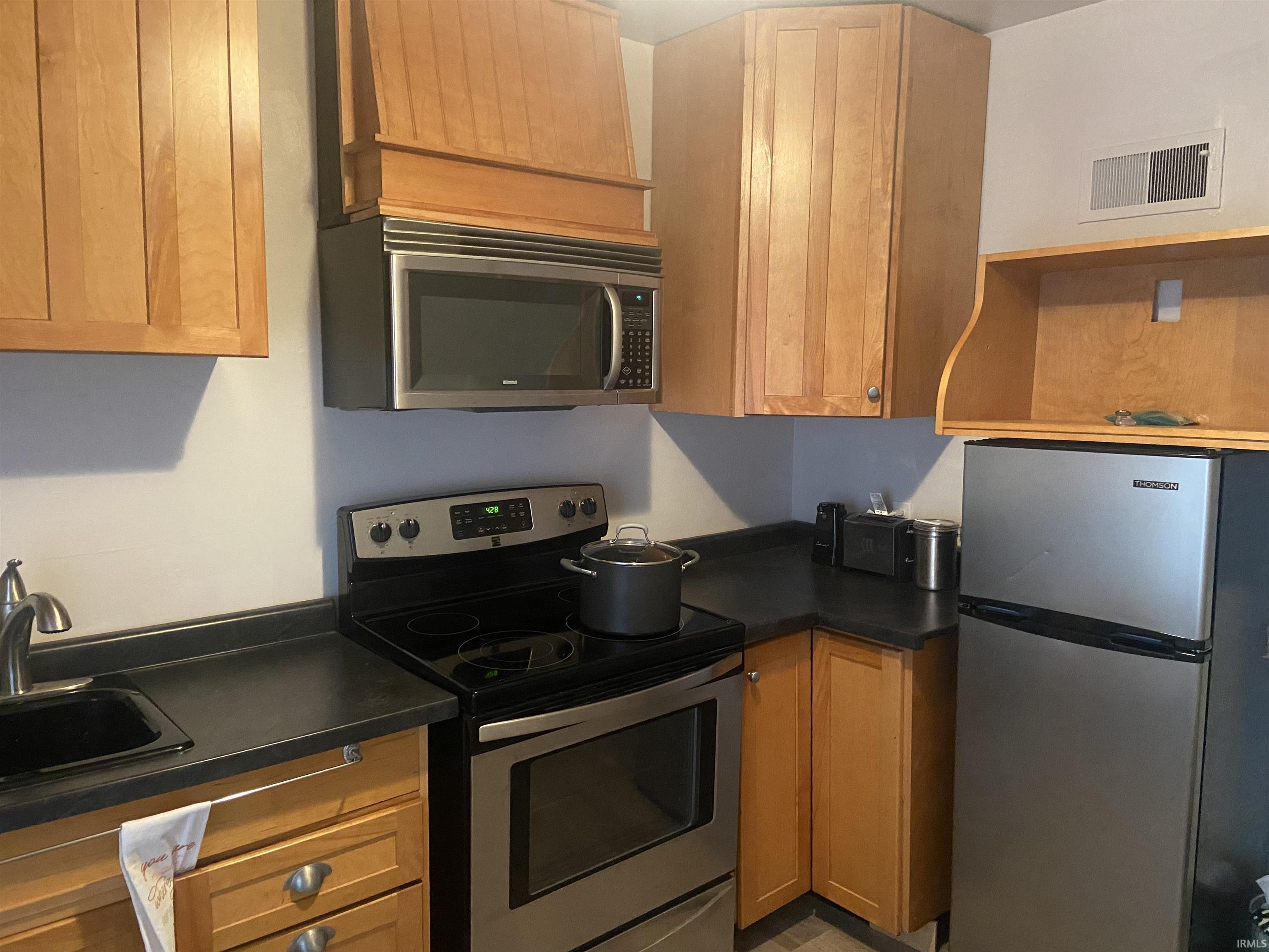337 Lincoln Way South Bend IN 46601