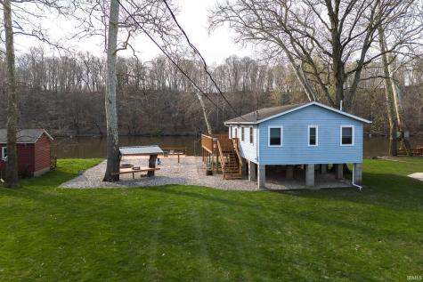 11802 W Horseshoe Bend Drive Brookston IN 47923