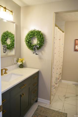 7174 Locust Tree Lane Evansville IN 47712
