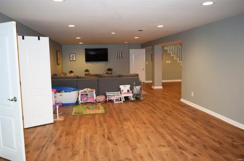 7174 Locust Tree Lane Evansville IN 47712